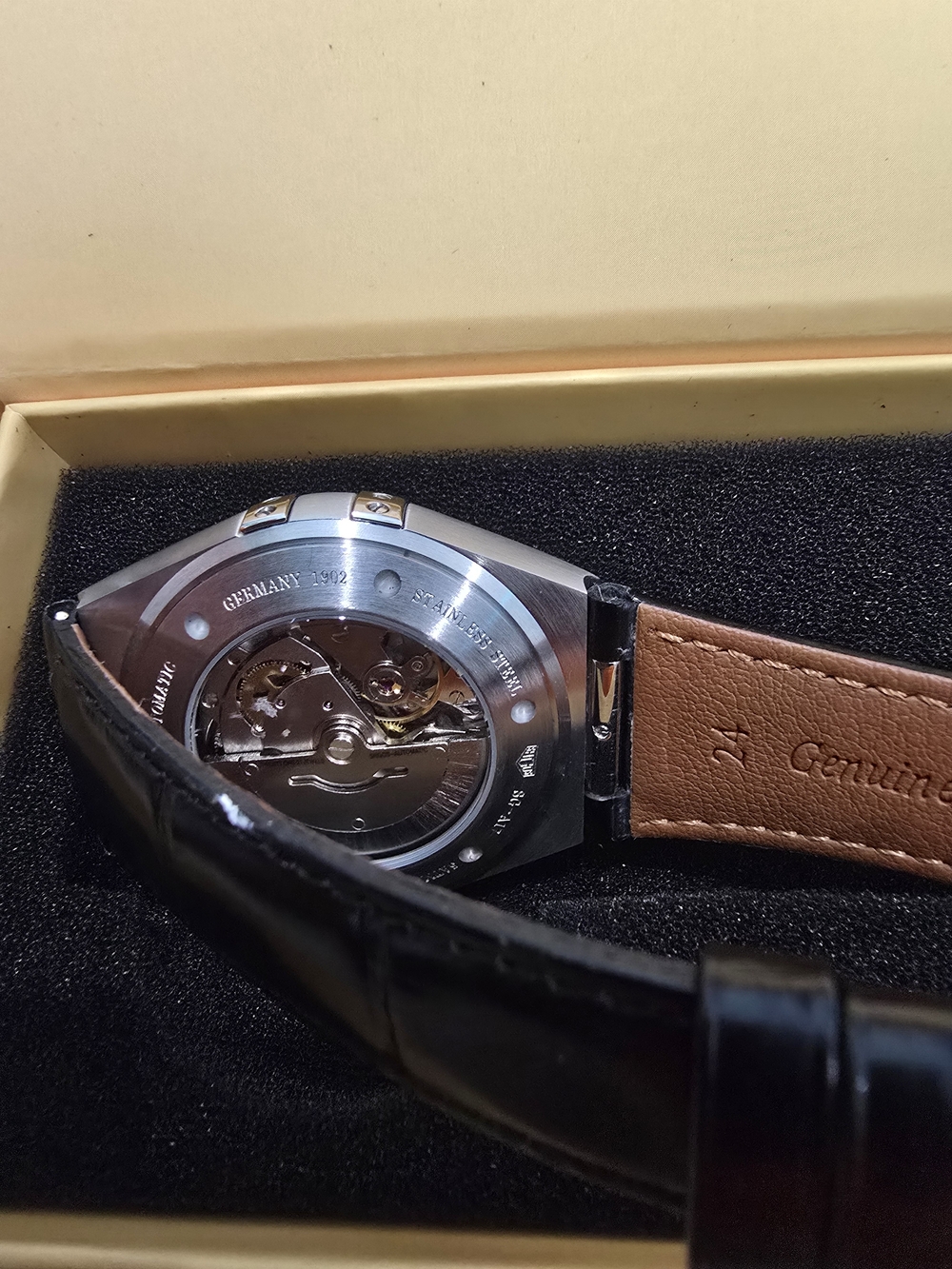 Men’s Black Leather Strap Authomatic Watch - Picture 5 of 10